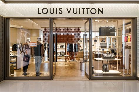 Louis Vuitton store in Moscow, the address of the store Louis 